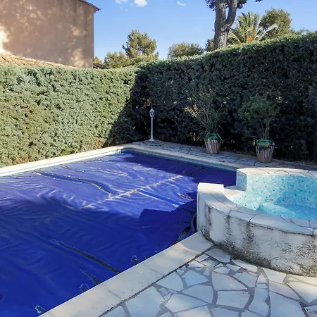 Apartment Beautiful, 3-bedroom House With A Swimming Pool And Mountain Views In Saint-Raphael (Var)