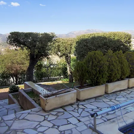 Beautiful, 3-bedroom House With A Swimming Pool And Mountain Views In Apartment Saint-Raphael (Var)